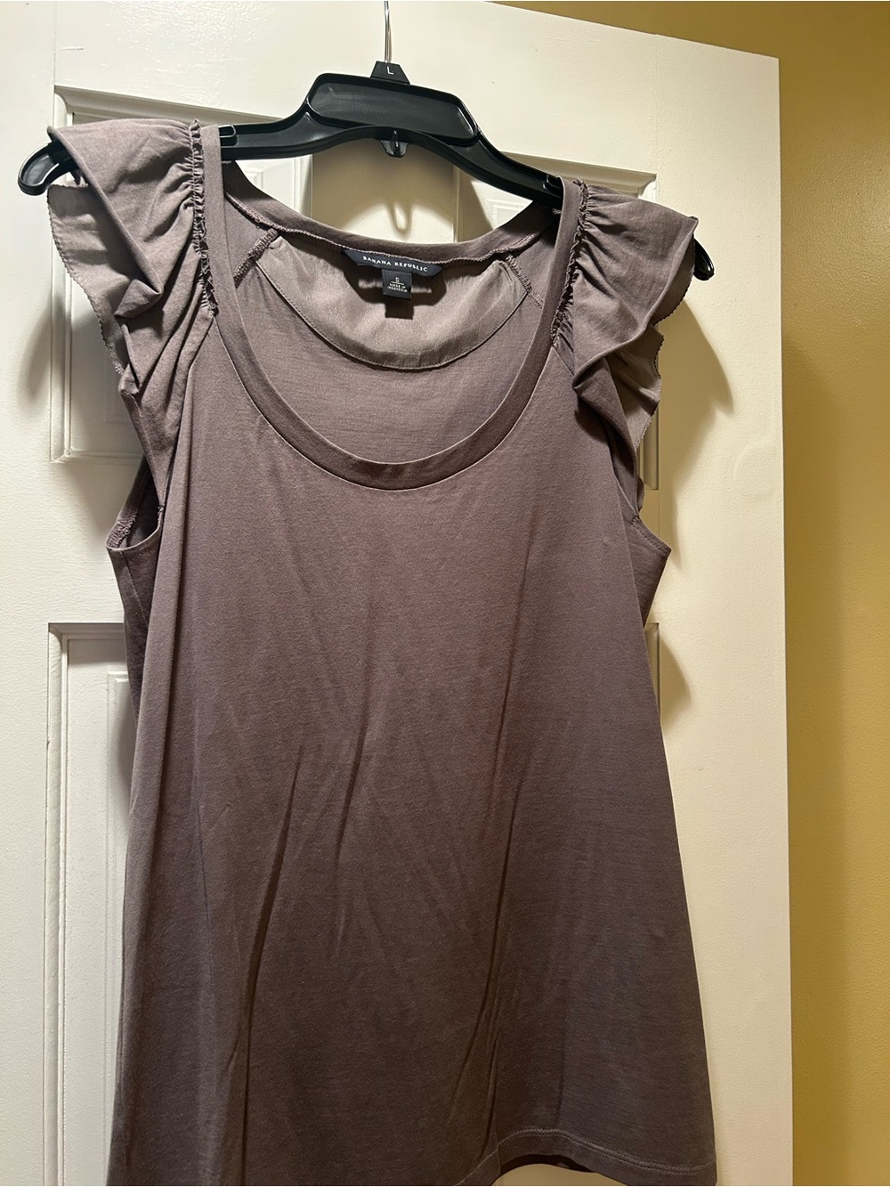 Banana Republic Grey Ruffle Sleeve Short Sleeve Tee
